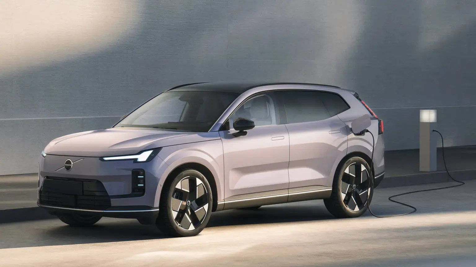 ولوو XC70 PHEV AWD